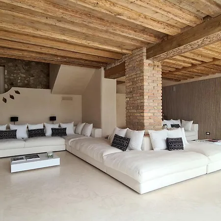 In Gabrielle Villa *